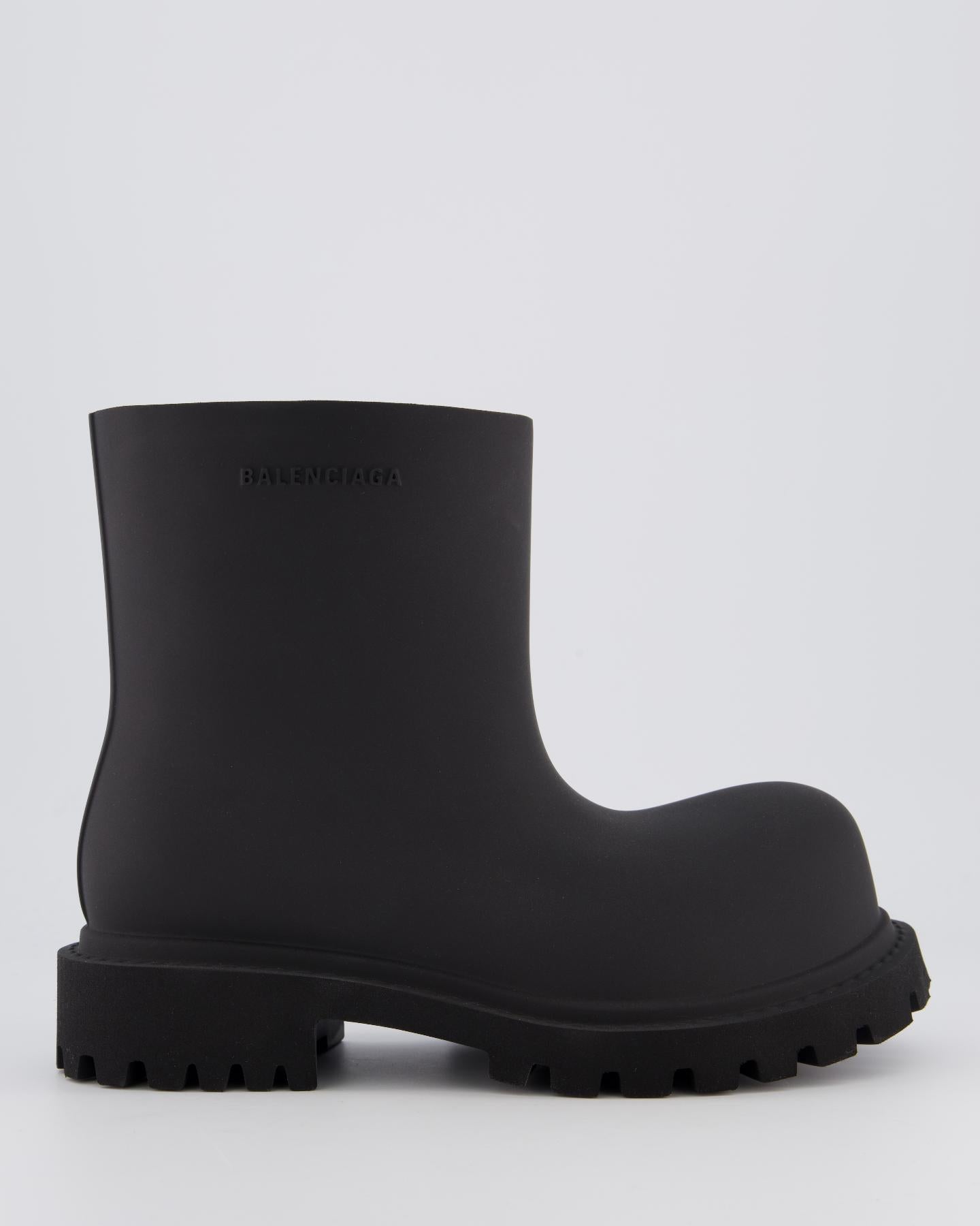 Balenciaga laars 2025