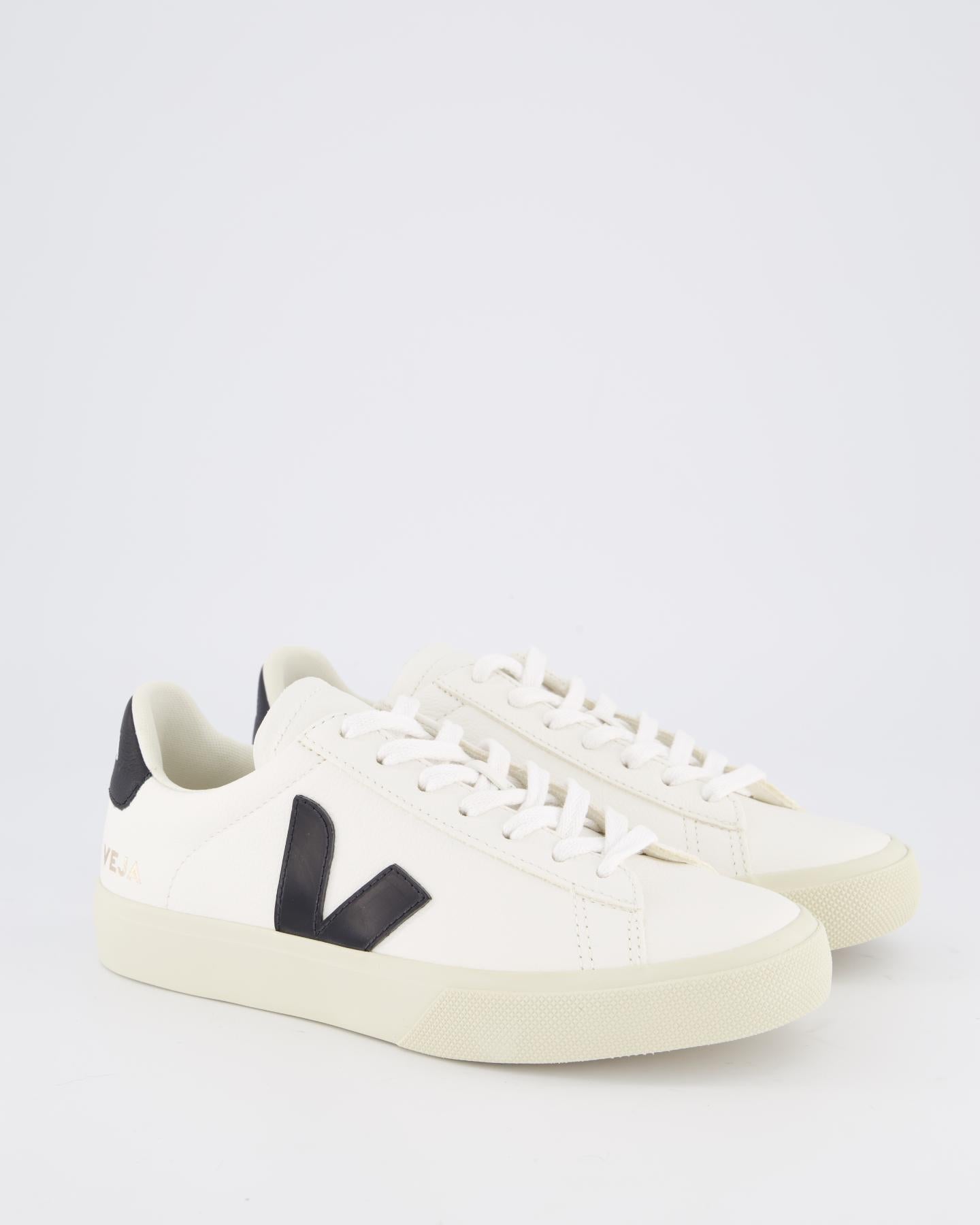 Shop Veja sneakers for women and gentlemen now at Eleganza Eleganza