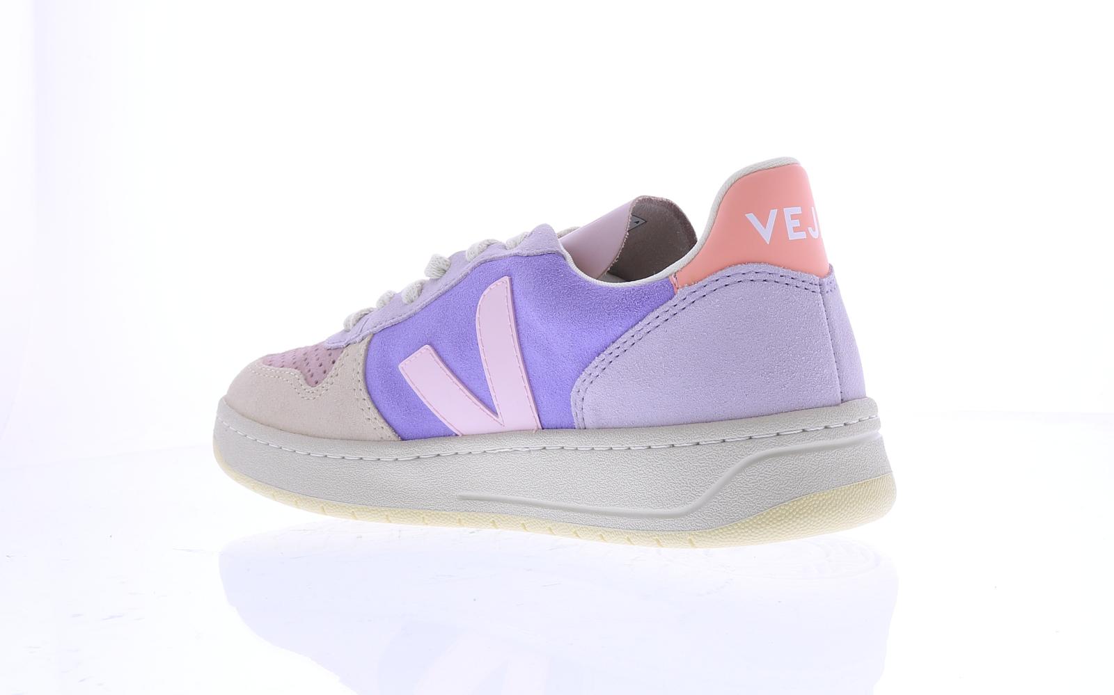 Women V-10 Suede