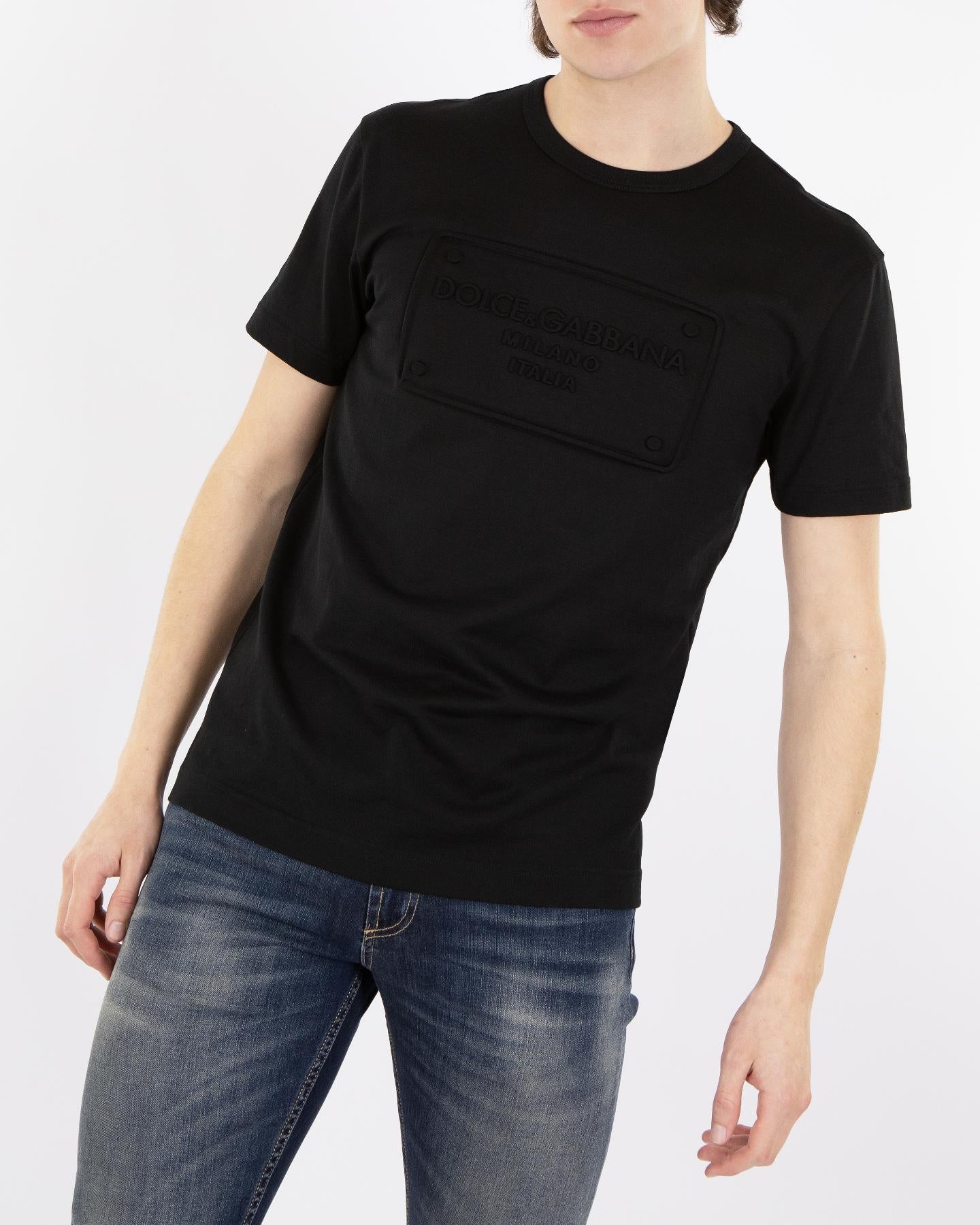 Men T-shirt with embossed logo