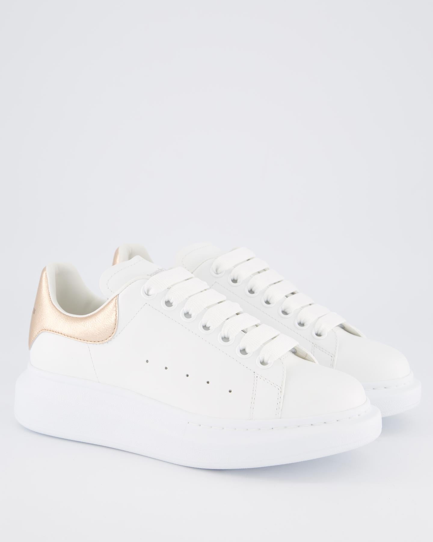 Women Oversized sneaker white/gold